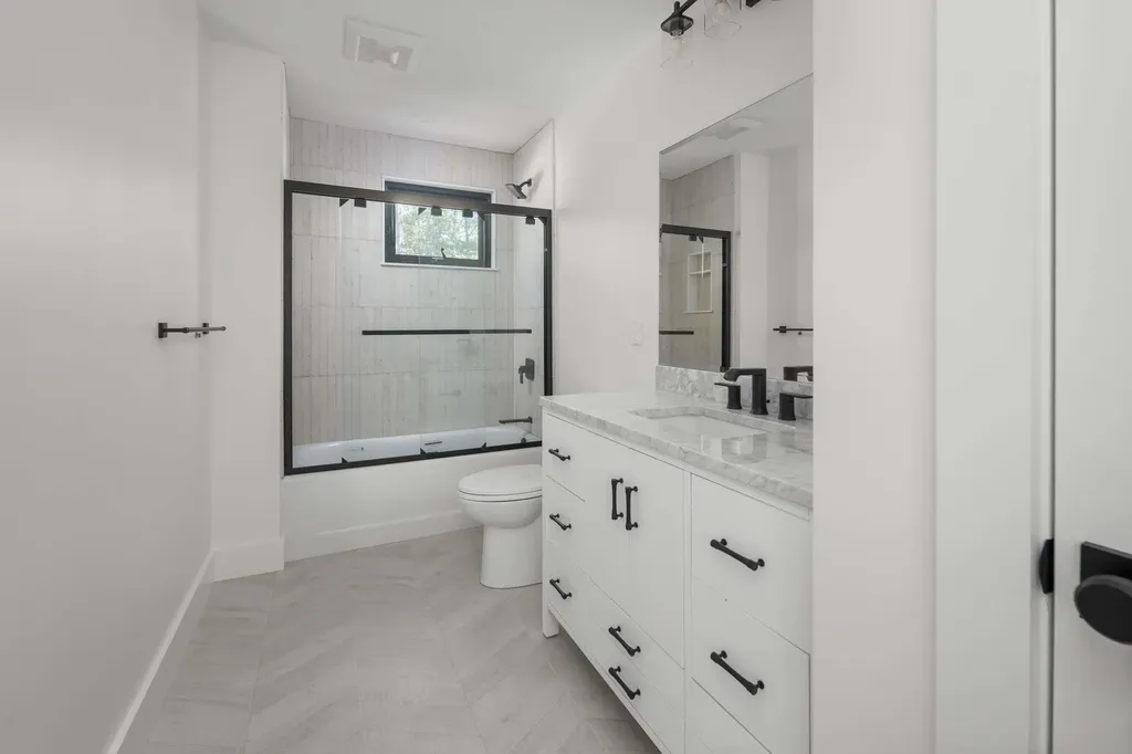 141 Logging Road York ME 03902