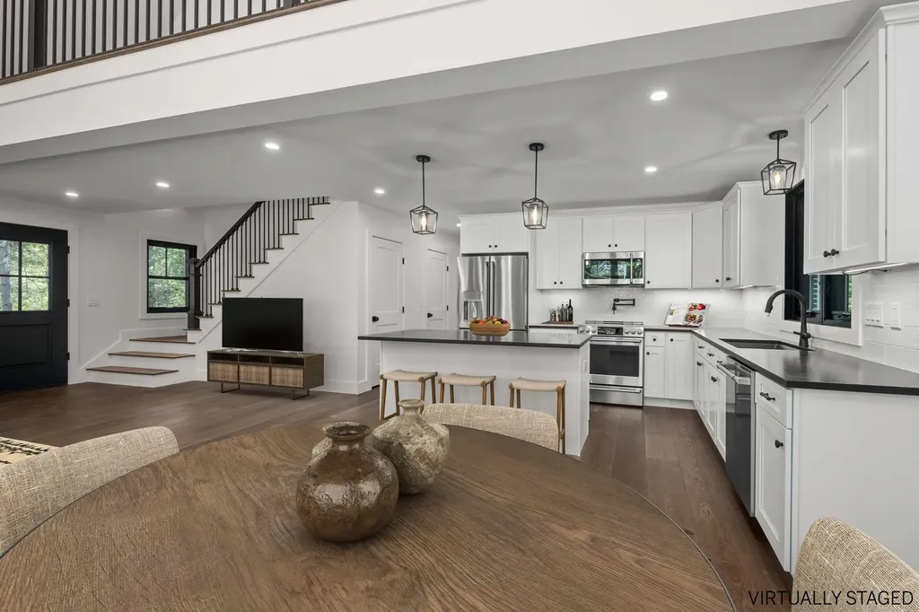 141 Logging Road York ME 03902