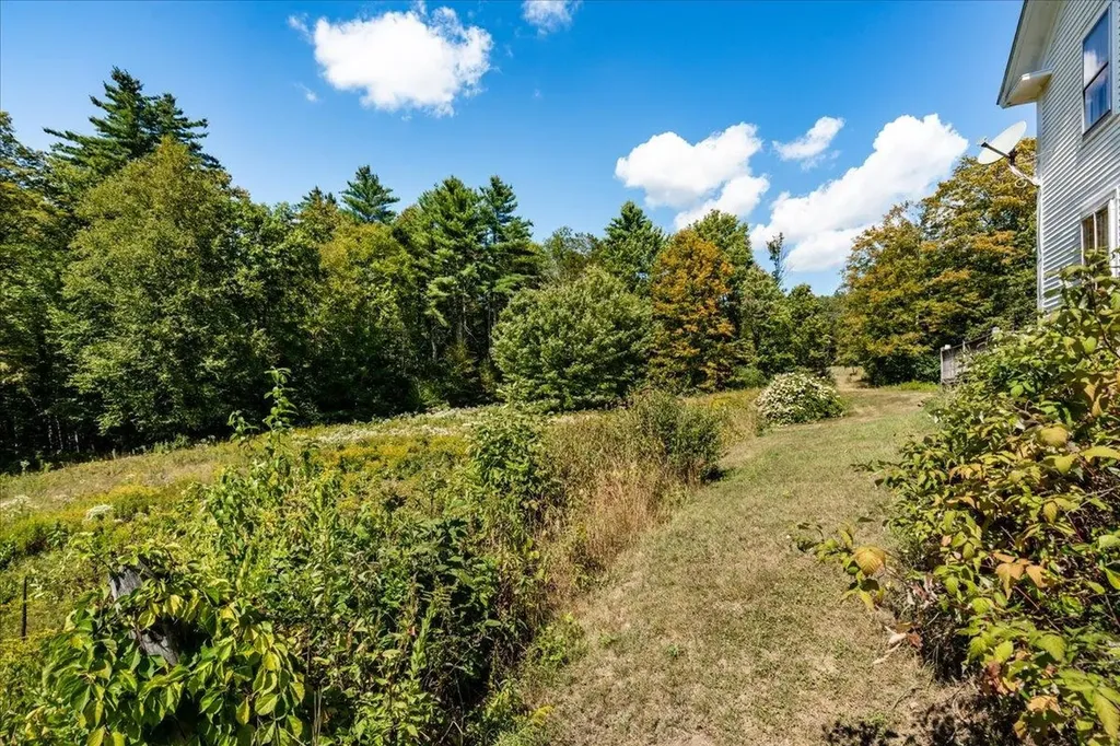 22 Abberton Road Canterbury NH 03224