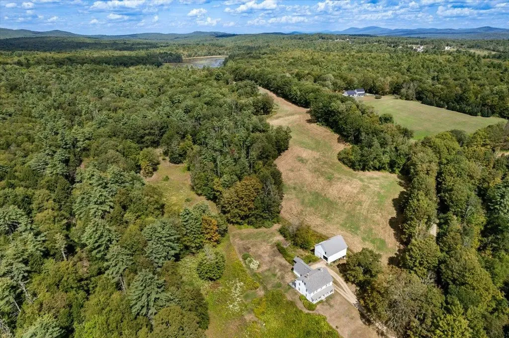 22 Abberton Road Canterbury NH 03224