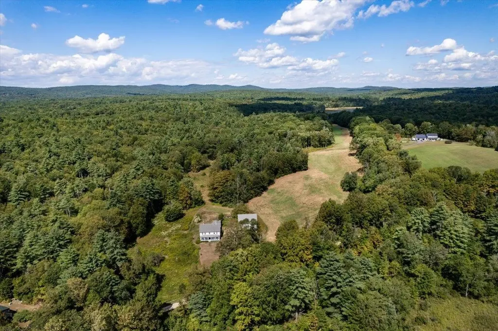 22 Abberton Road Canterbury NH 03224