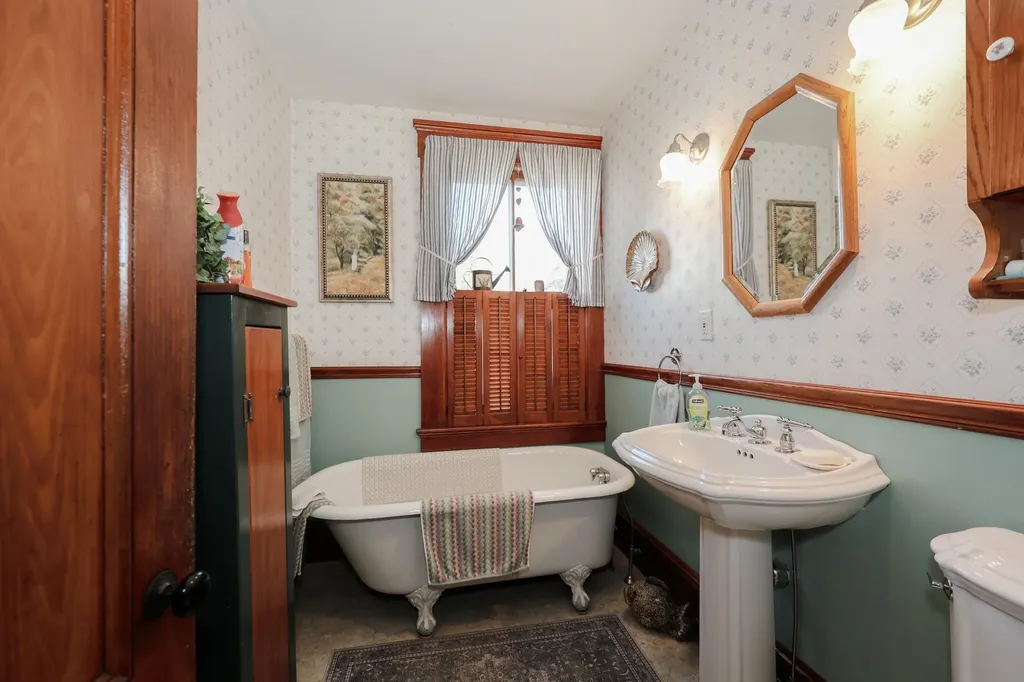 22 Abberton Road Canterbury NH 03224