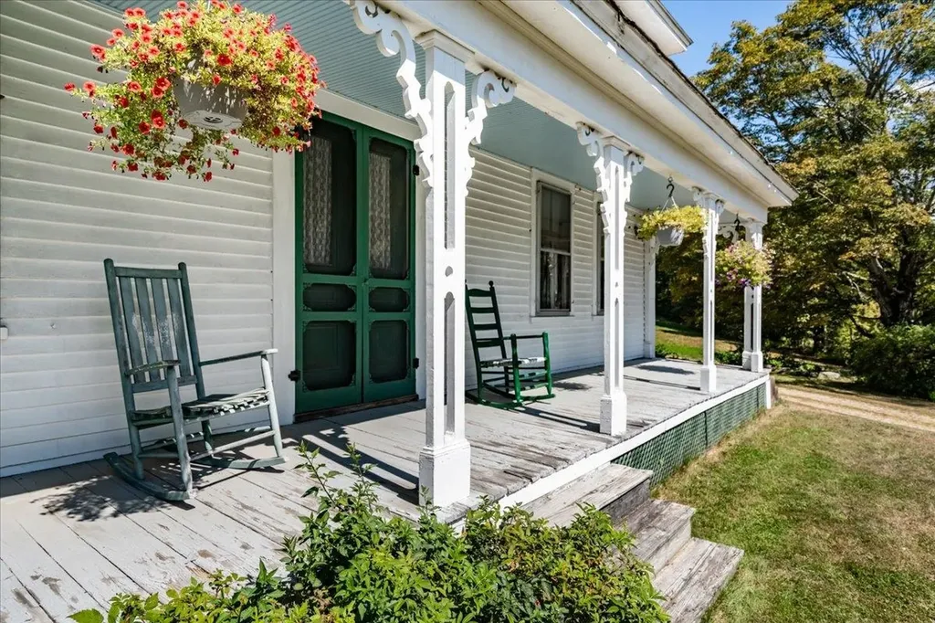 22 Abberton Road Canterbury NH 03224