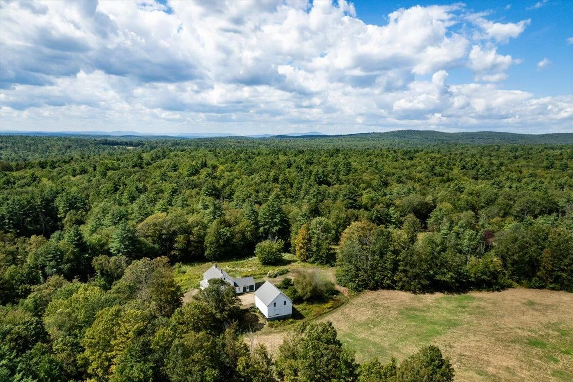 22 Abberton Road Canterbury NH 03224