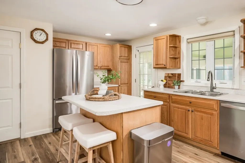595 Scruton Pond Road Barrington NH 03825