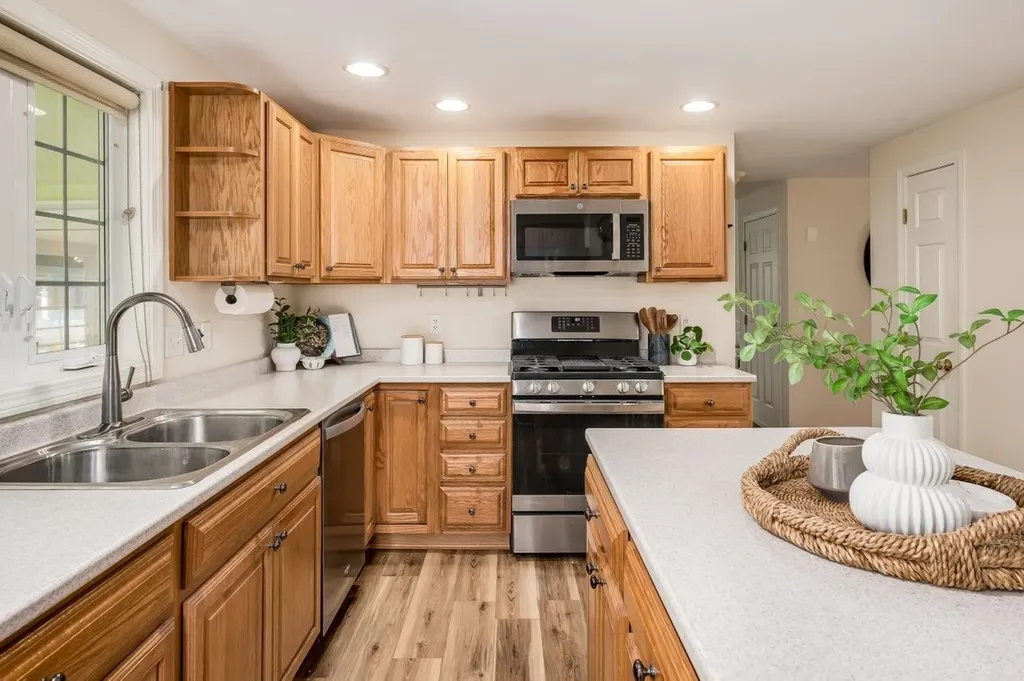595 Scruton Pond Road Barrington NH 03825