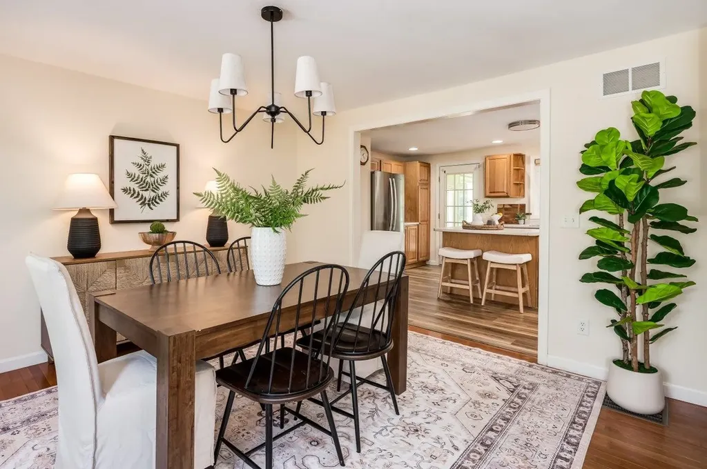 595 Scruton Pond Road Barrington NH 03825