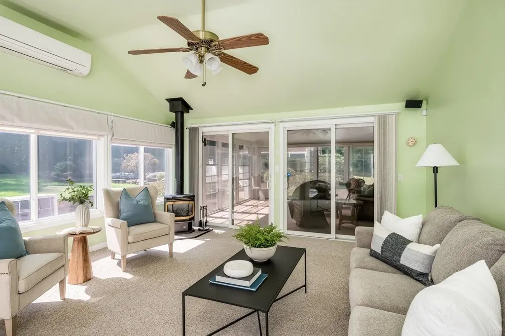 595 Scruton Pond Road Barrington NH 03825