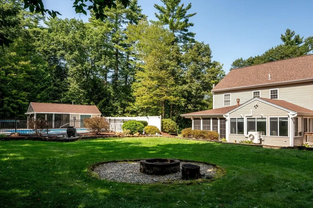 595 Scruton Pond Road Barrington NH 03825