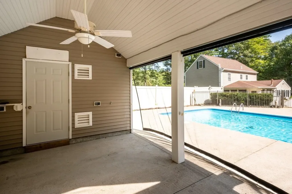 595 Scruton Pond Road Barrington NH 03825