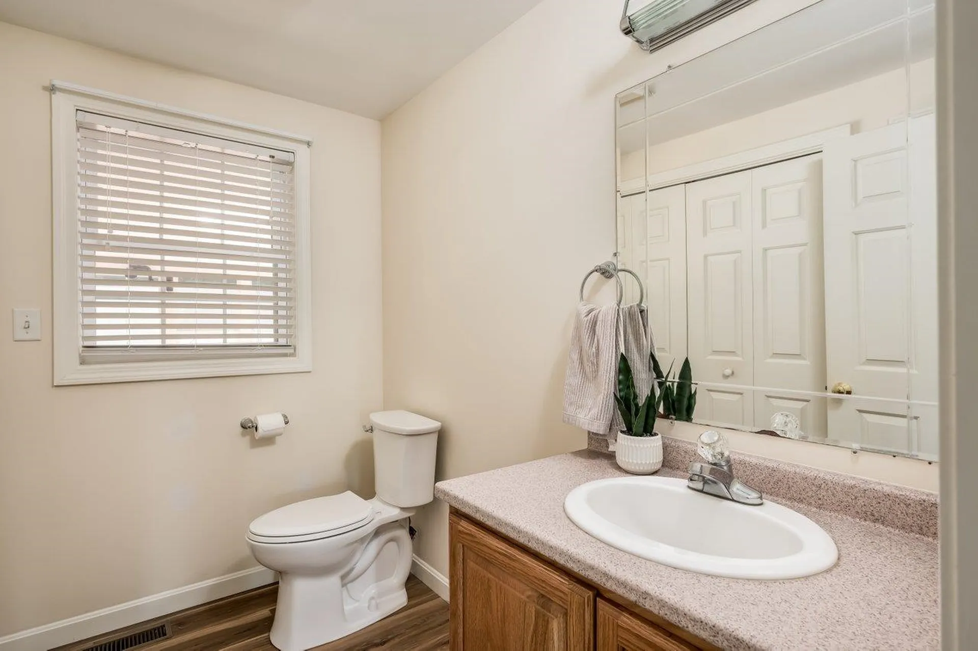 595 Scruton Pond Road Barrington NH 03825