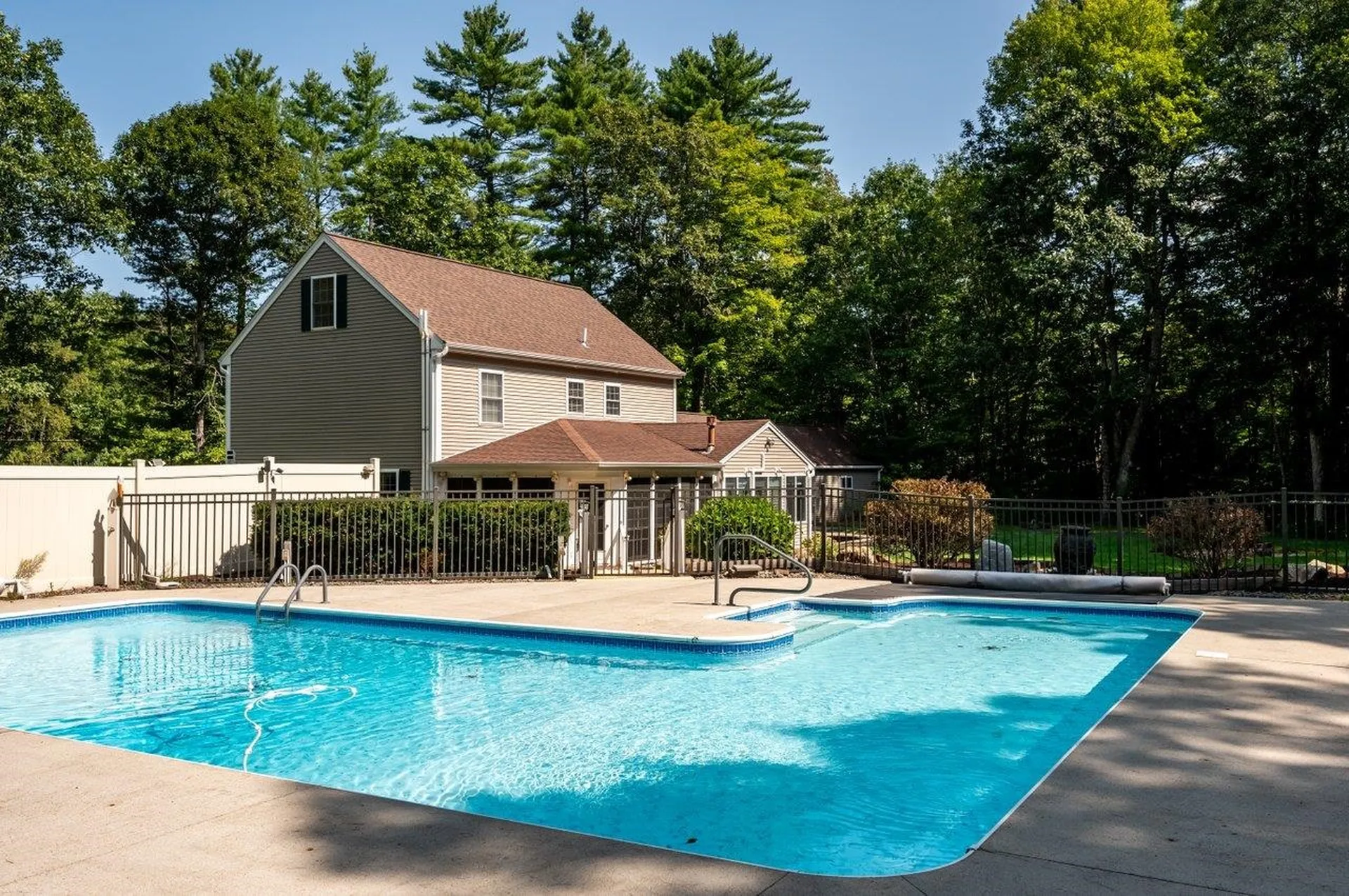 595 Scruton Pond Road Barrington NH 03825