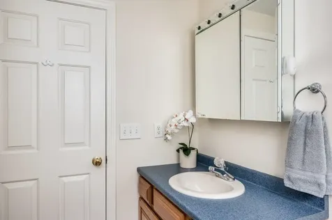 595 Scruton Pond Road Barrington NH 03825