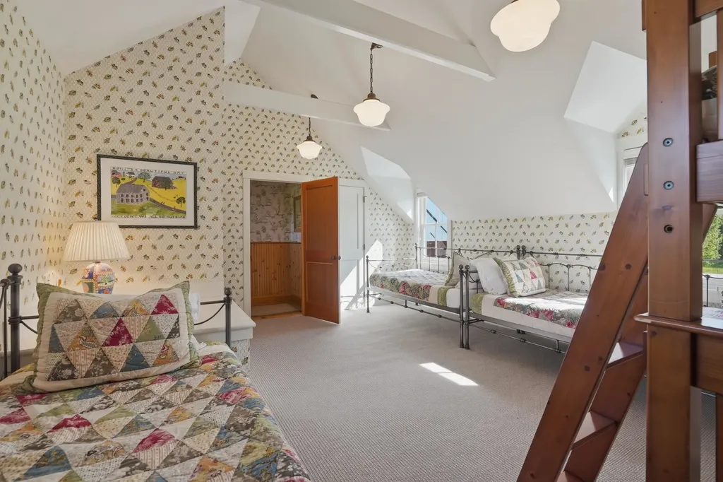 2455 West Hill Road Stowe VT 05672