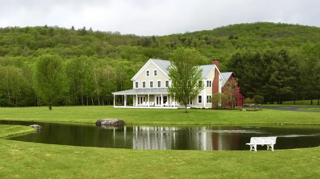 2455 West Hill Road Stowe VT 05672