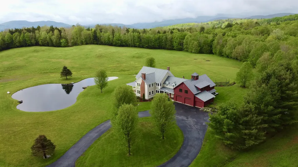 2455 West Hill Road Stowe VT 05672