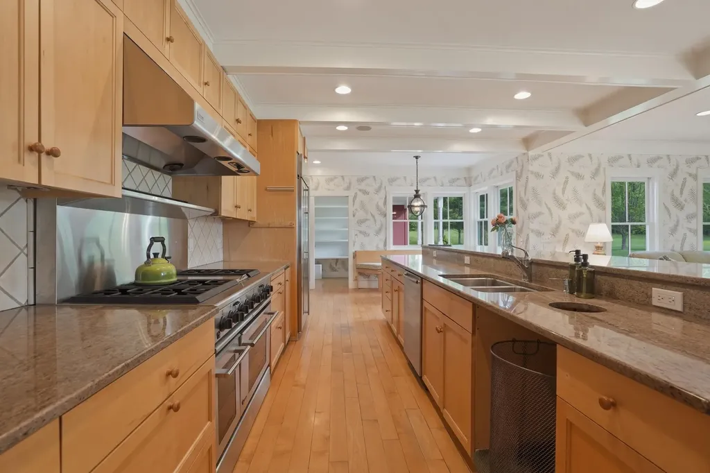 2455 West Hill Road Stowe VT 05672