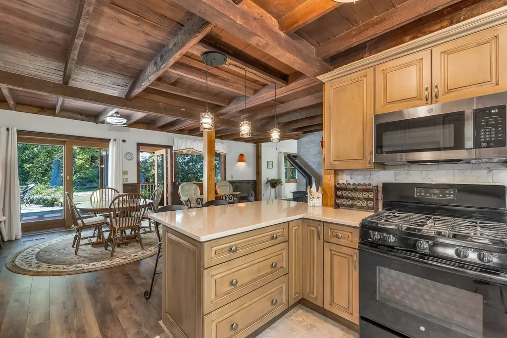 26 Otterville Road New London NH 03257