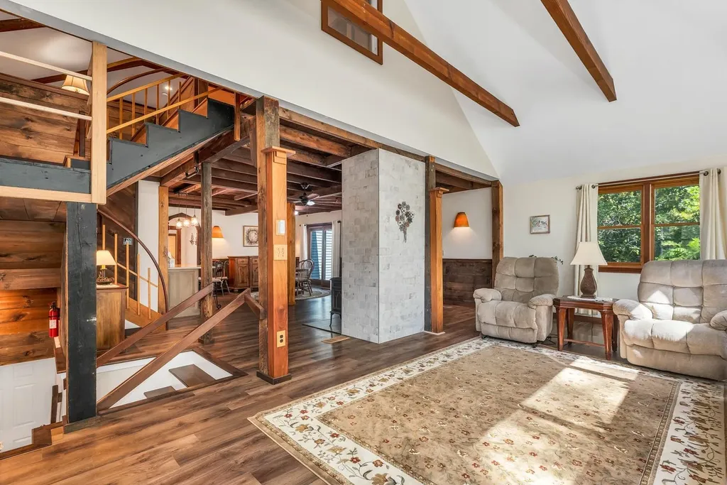 26 Otterville Road New London NH 03257