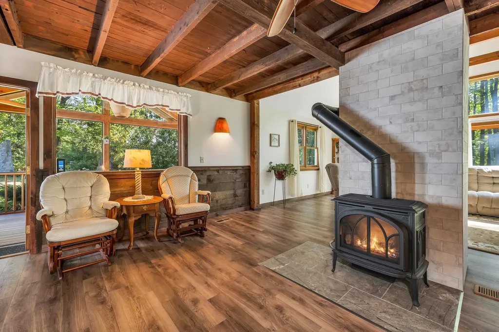 26 Otterville Road New London NH 03257