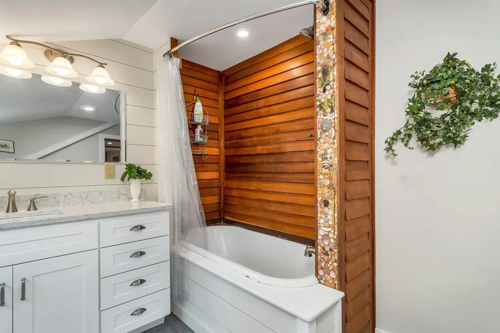 26 Otterville Road New London NH 03257