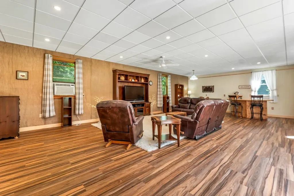 26 Otterville Road New London NH 03257