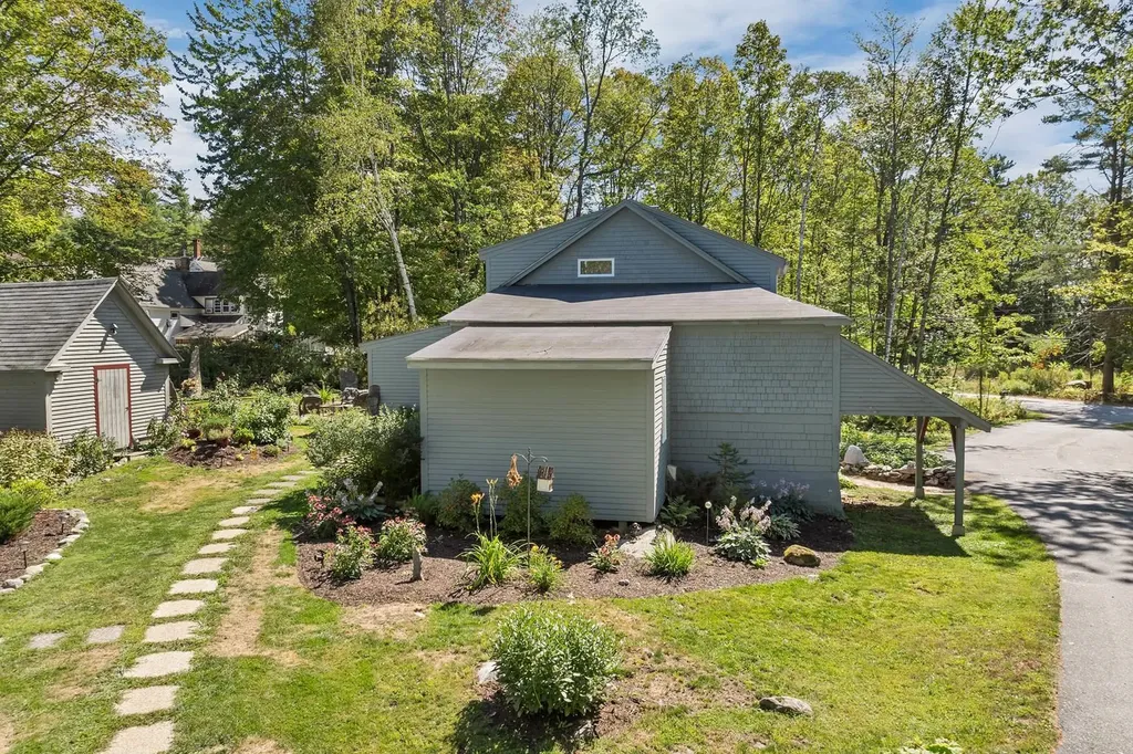 26 Otterville Road New London NH 03257