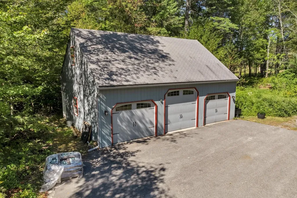 26 Otterville Road New London NH 03257