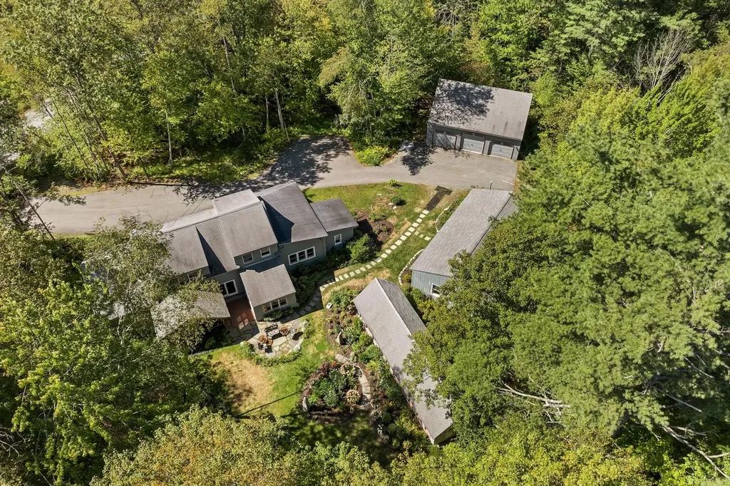 26 Otterville Road New London NH 03257