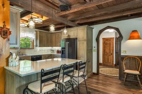 26 Otterville Road New London NH 03257