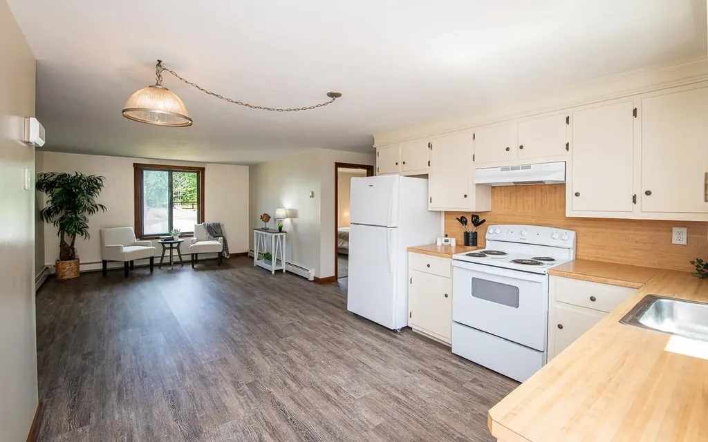 33 Johnson Meadow Road Hampstead NH 03841