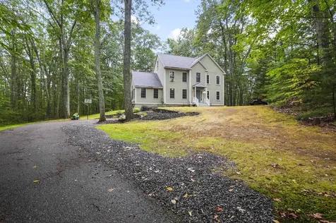 26 Meadowwood Road Kingston NH 03848