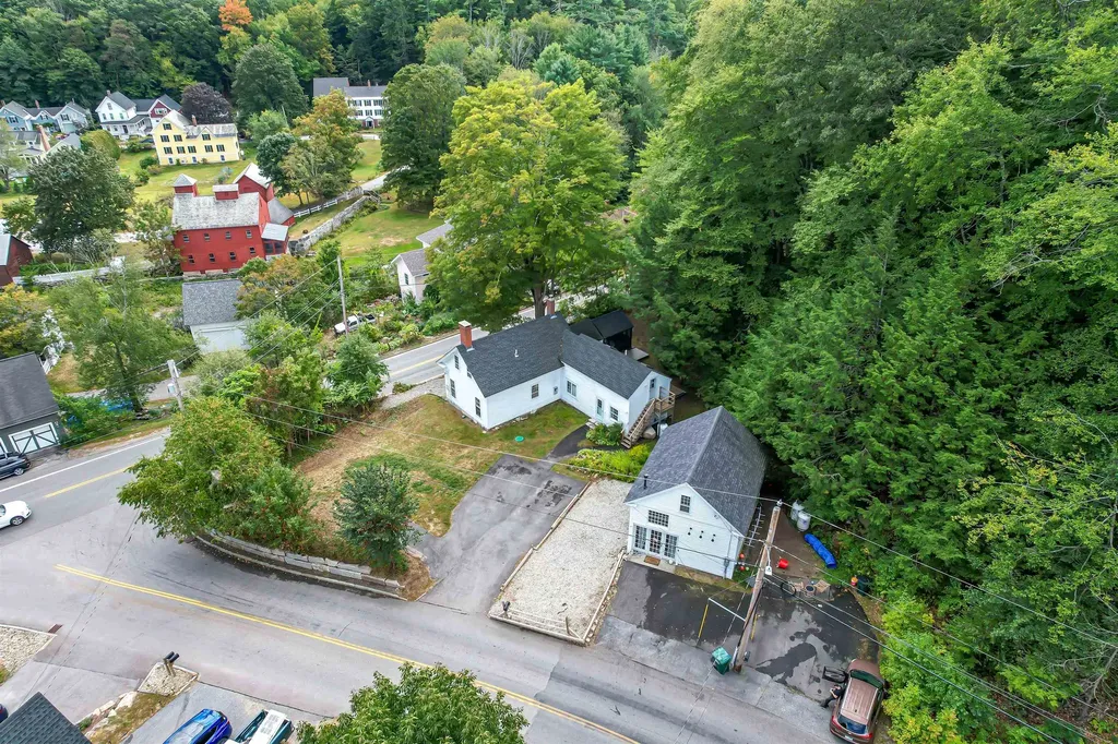 1 Old Coach Road New Boston NH 03070