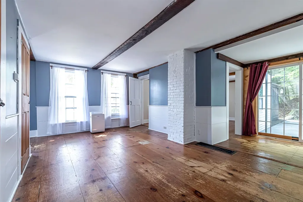 1 Old Coach Road New Boston NH 03070