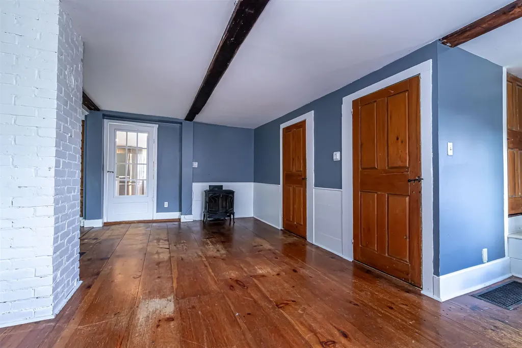 1 Old Coach Road New Boston NH 03070