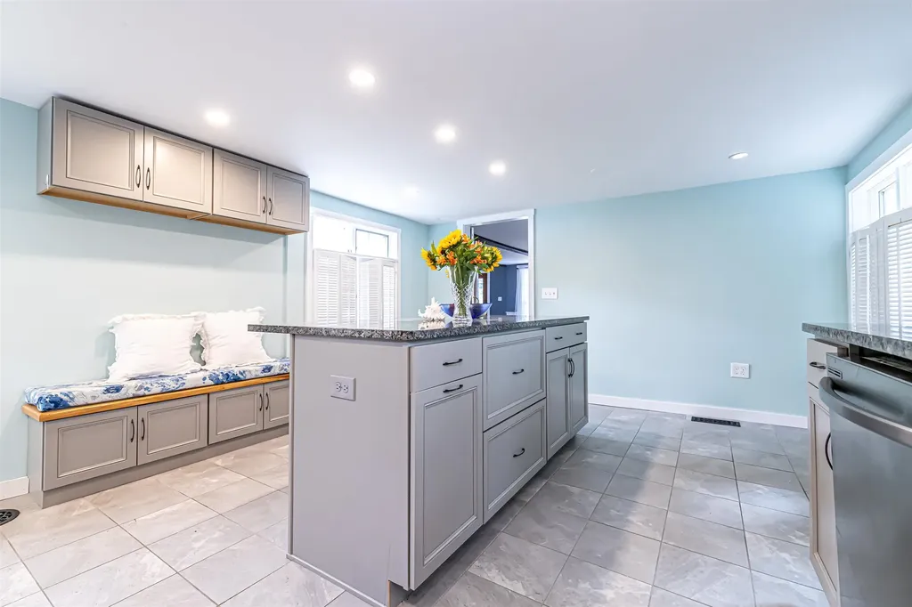 1 Old Coach Road New Boston NH 03070