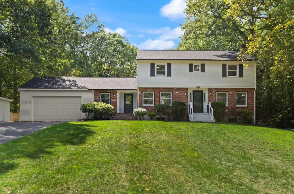 55 Woodridge Road Hampstead NH 03826