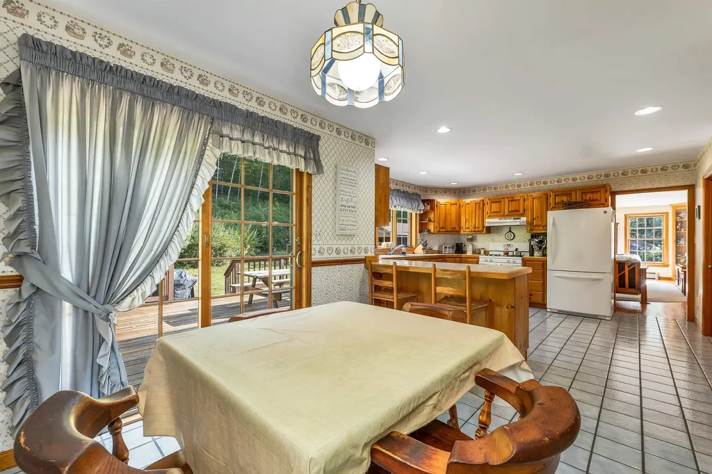 90 Towle Pasture Drive Epsom NH 03234