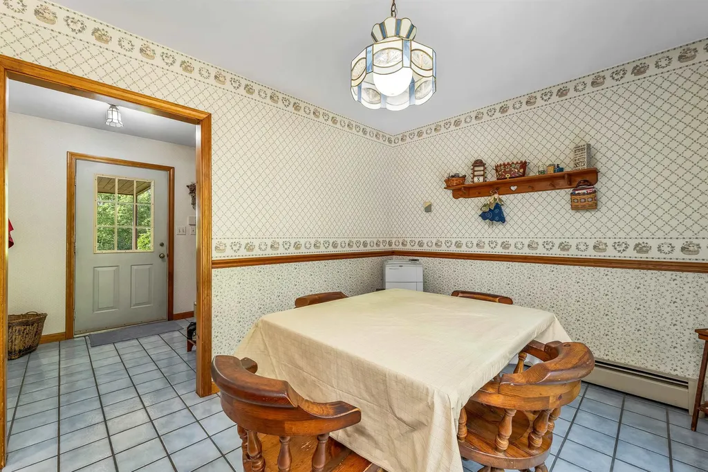 90 Towle Pasture Drive Epsom NH 03234