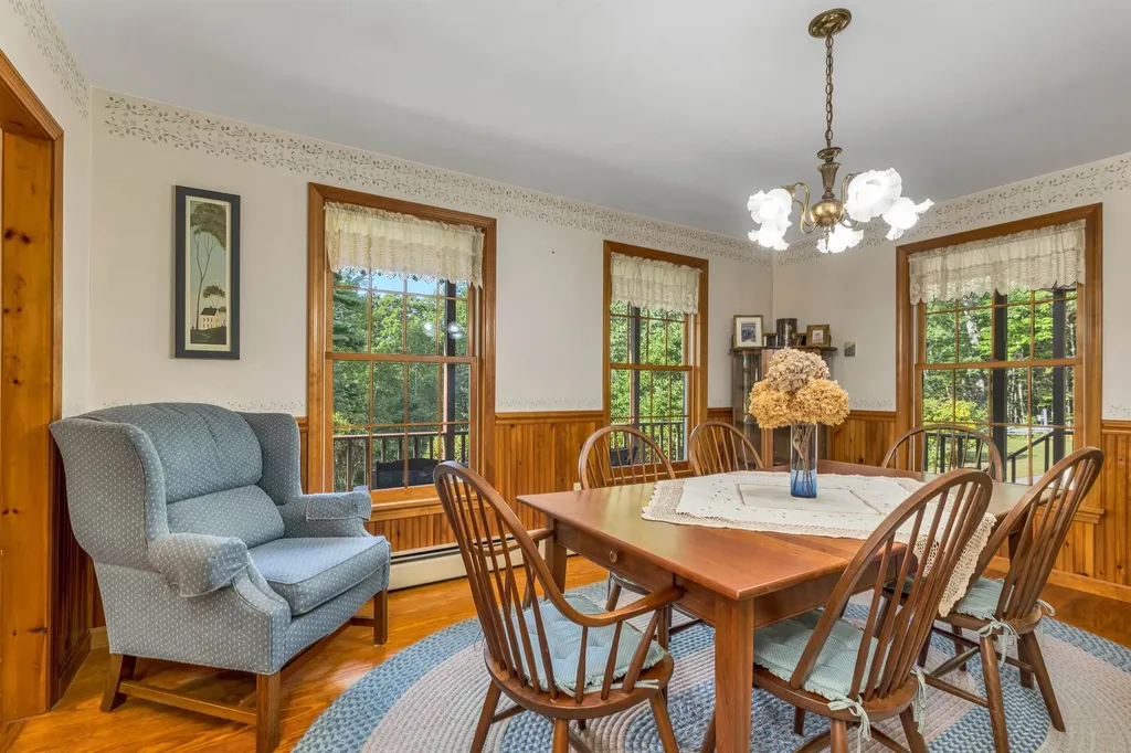 90 Towle Pasture Drive Epsom NH 03234