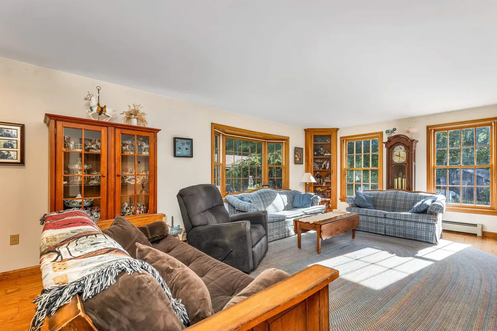 90 Towle Pasture Drive Epsom NH 03234