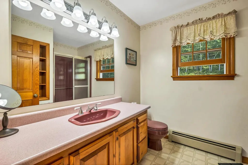 90 Towle Pasture Drive Epsom NH 03234