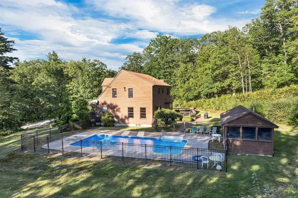 90 Towle Pasture Drive Epsom NH 03234