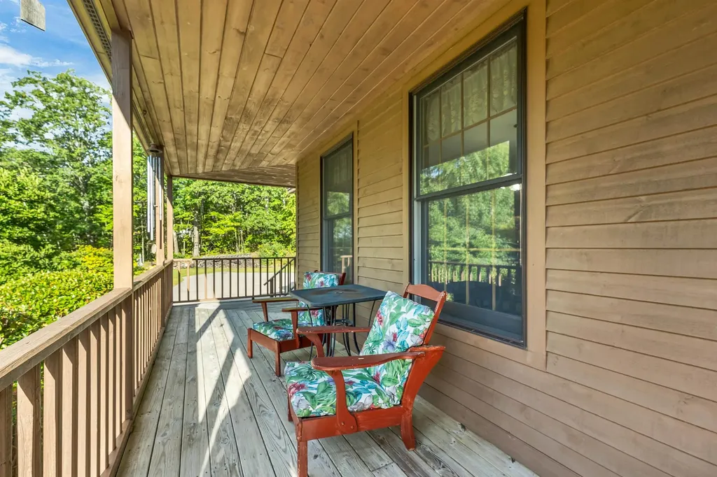 90 Towle Pasture Drive Epsom NH 03234