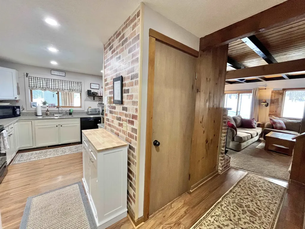 52A Suntec Loop Dover VT 05356