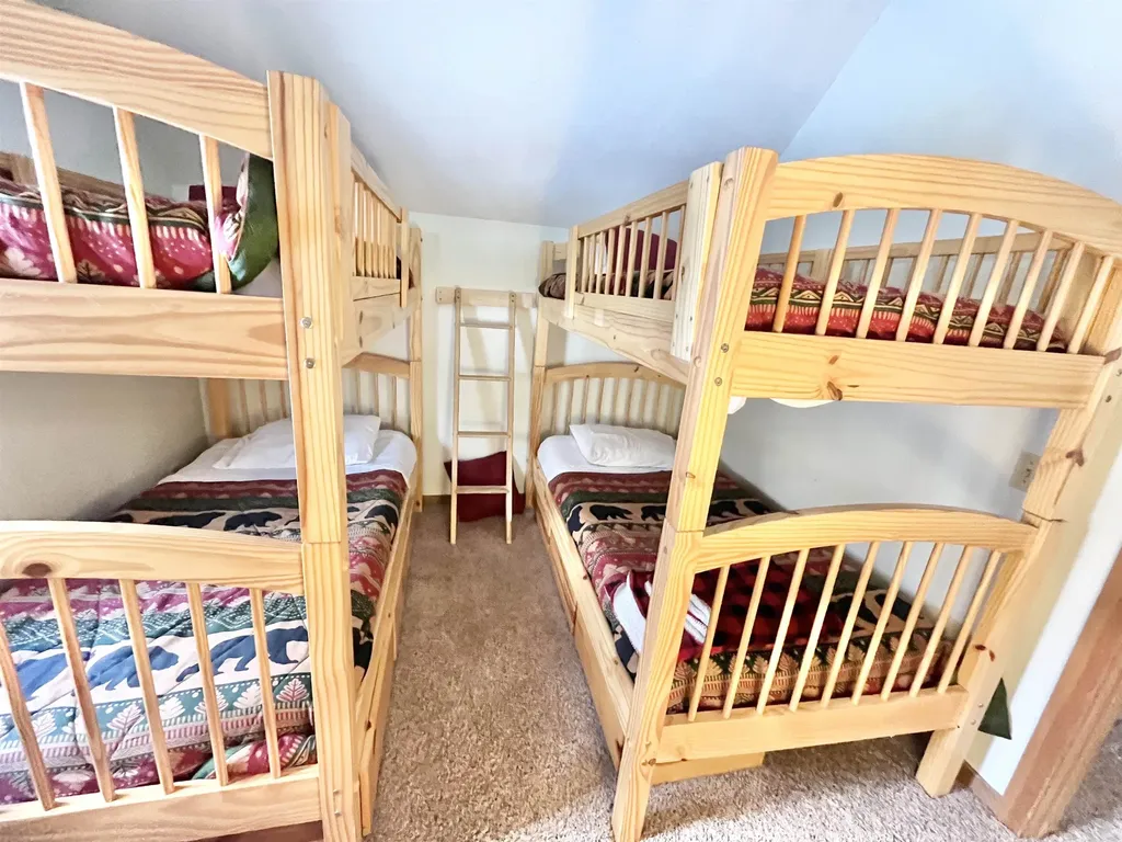 52A Suntec Loop Dover VT 05356