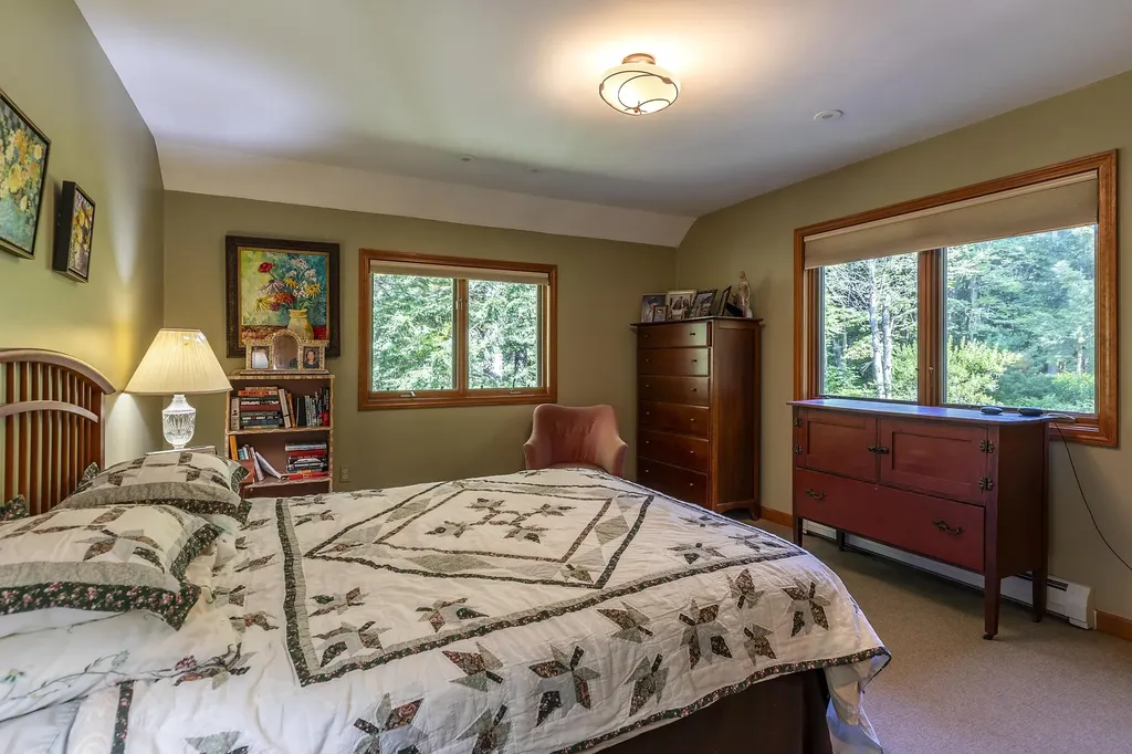 70 Hunter Lane Jamaica VT 05343