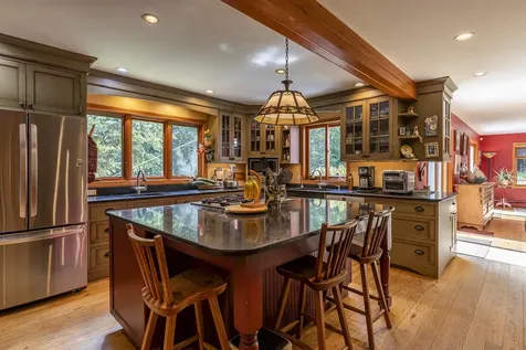 70 Hunter Lane Jamaica VT 05343