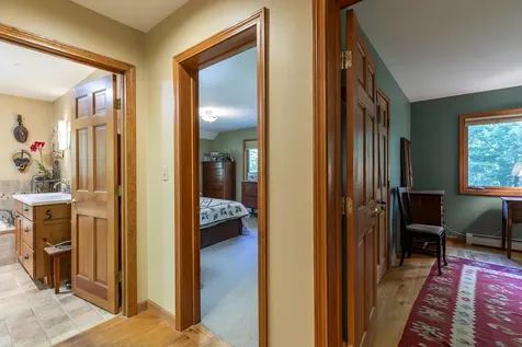 70 Hunter Lane Jamaica VT 05343