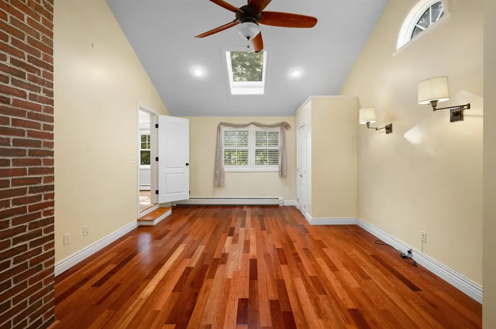 24 Milbern Avenue Hampton NH 03842